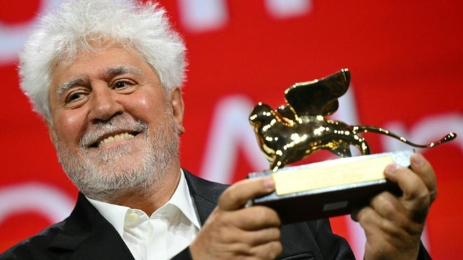 Pedro Almodovar- đạo diễn vừa "rinh" Sử tử Vàng: "Cuộc sống luôn cần trí tưởng tượng" - Ảnh 1.